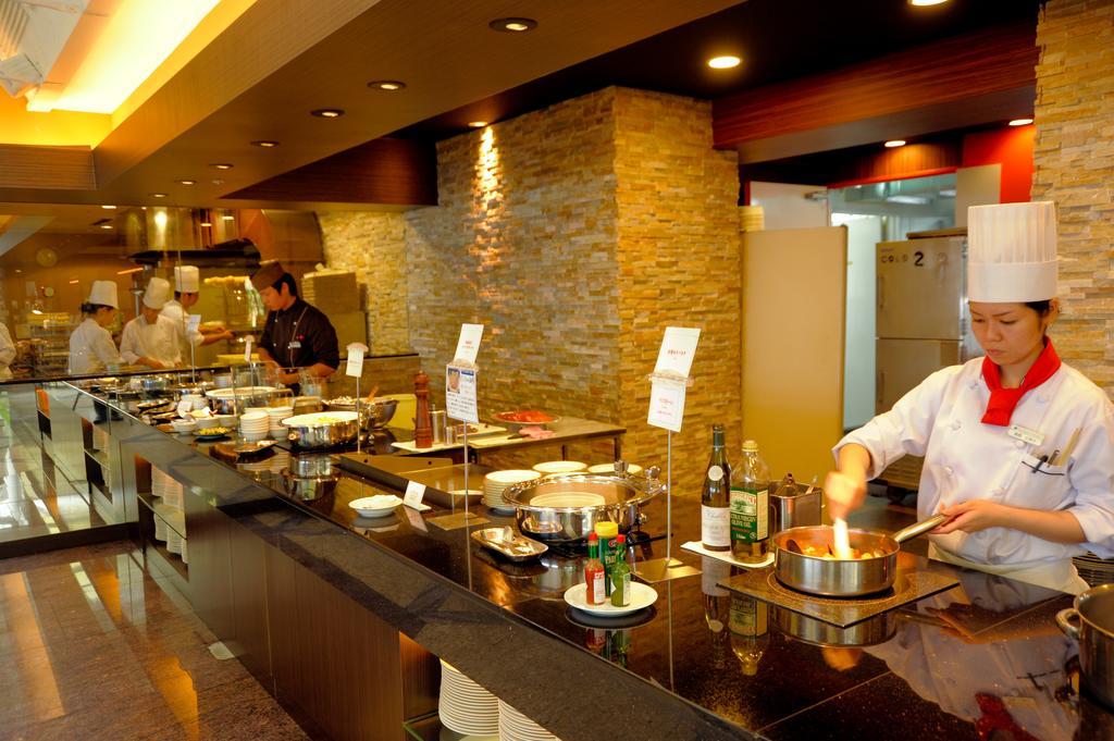 Okinawa Kariyushi Urban Resort Naha Exterior photo