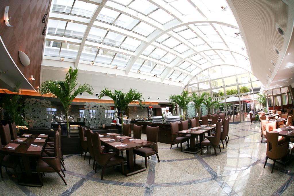 Okinawa Kariyushi Urban Resort Naha Exterior photo
